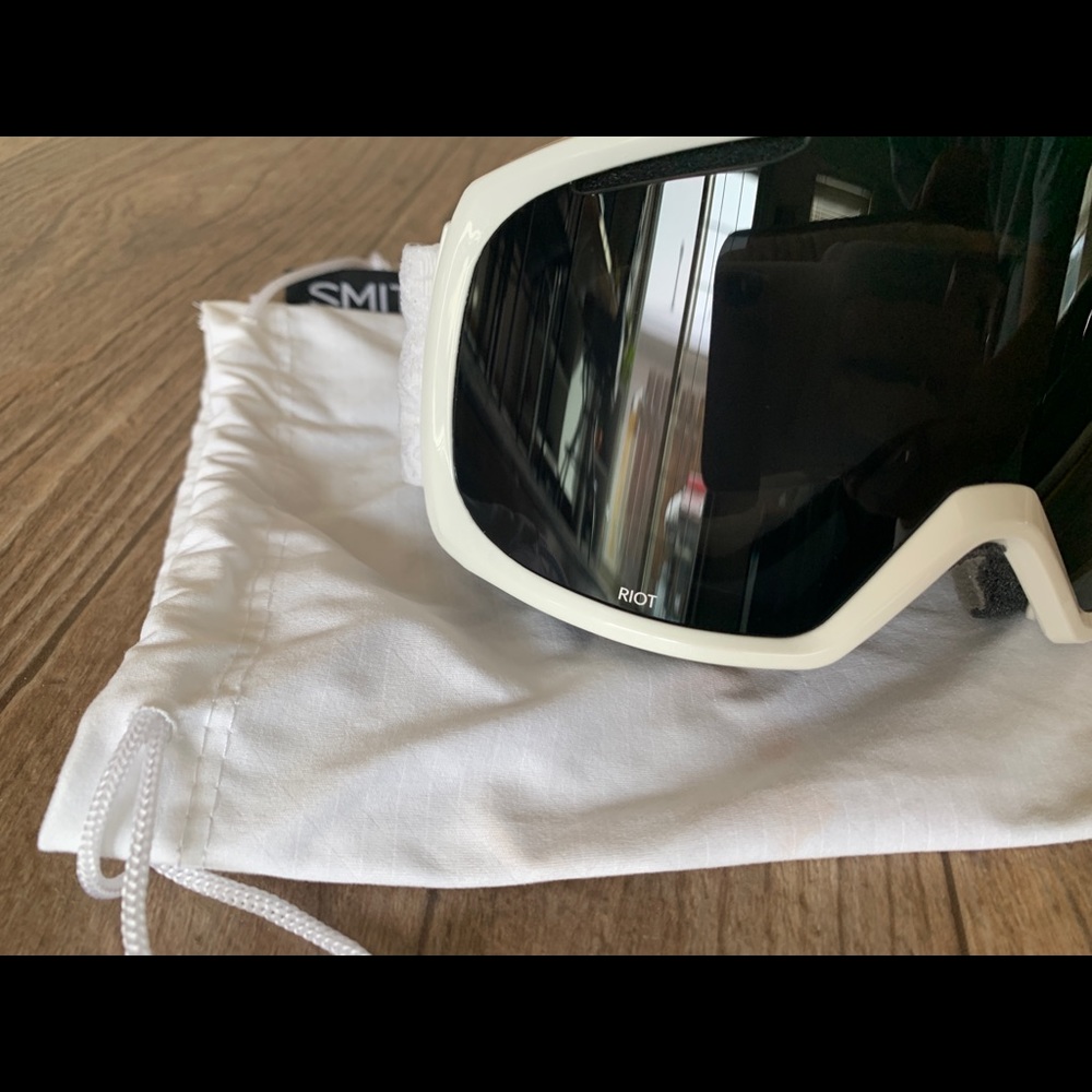 Smith Riot Goggles - Picture 2 of 8